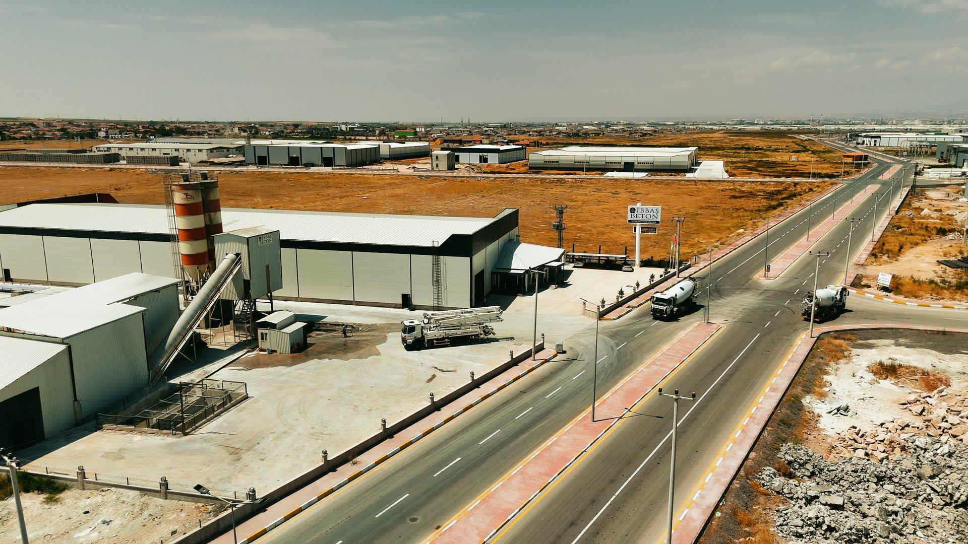 İBBAŞ üretim tesisi ve silo hattı — havadan görünüm